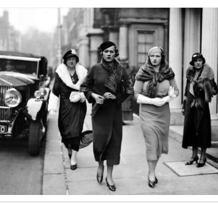 upper class 1930s women's fashion
